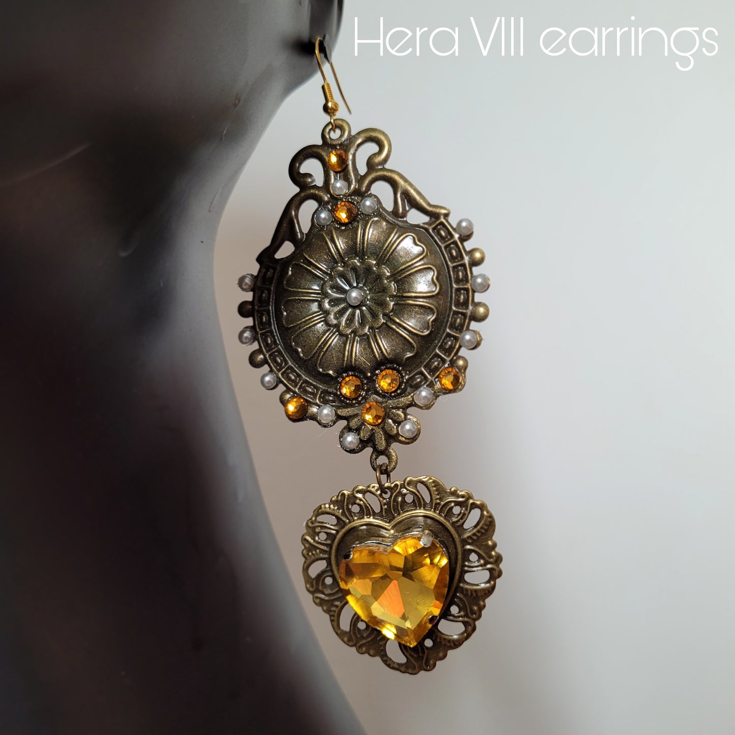 Deusa ex Machina collection: The Hera earrings