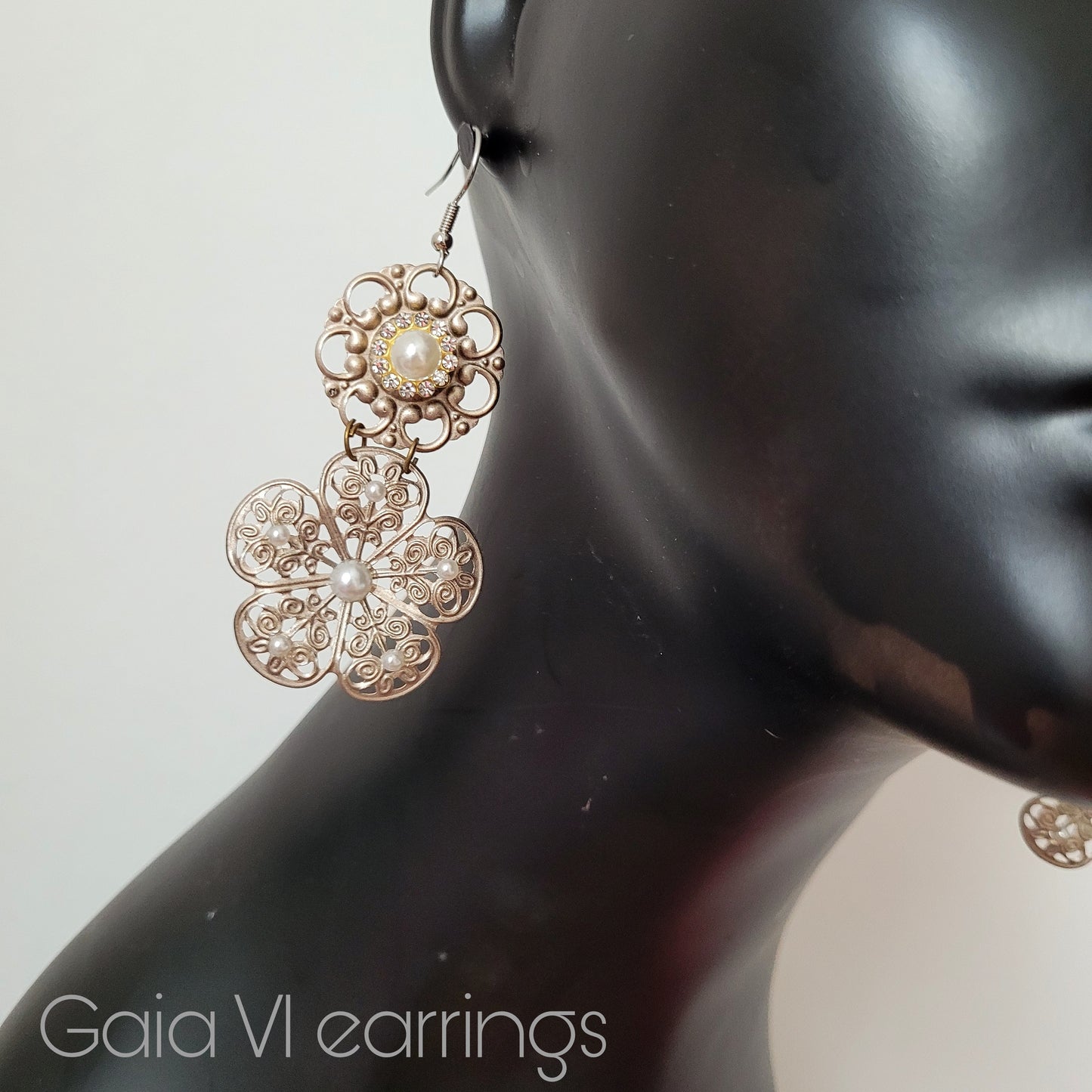 Deusa ex Machina collection: The Gaia earrings