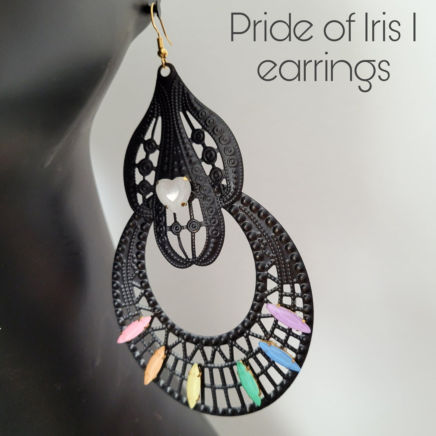 Deusa ex Machina collection: The Pride of Iris earrings