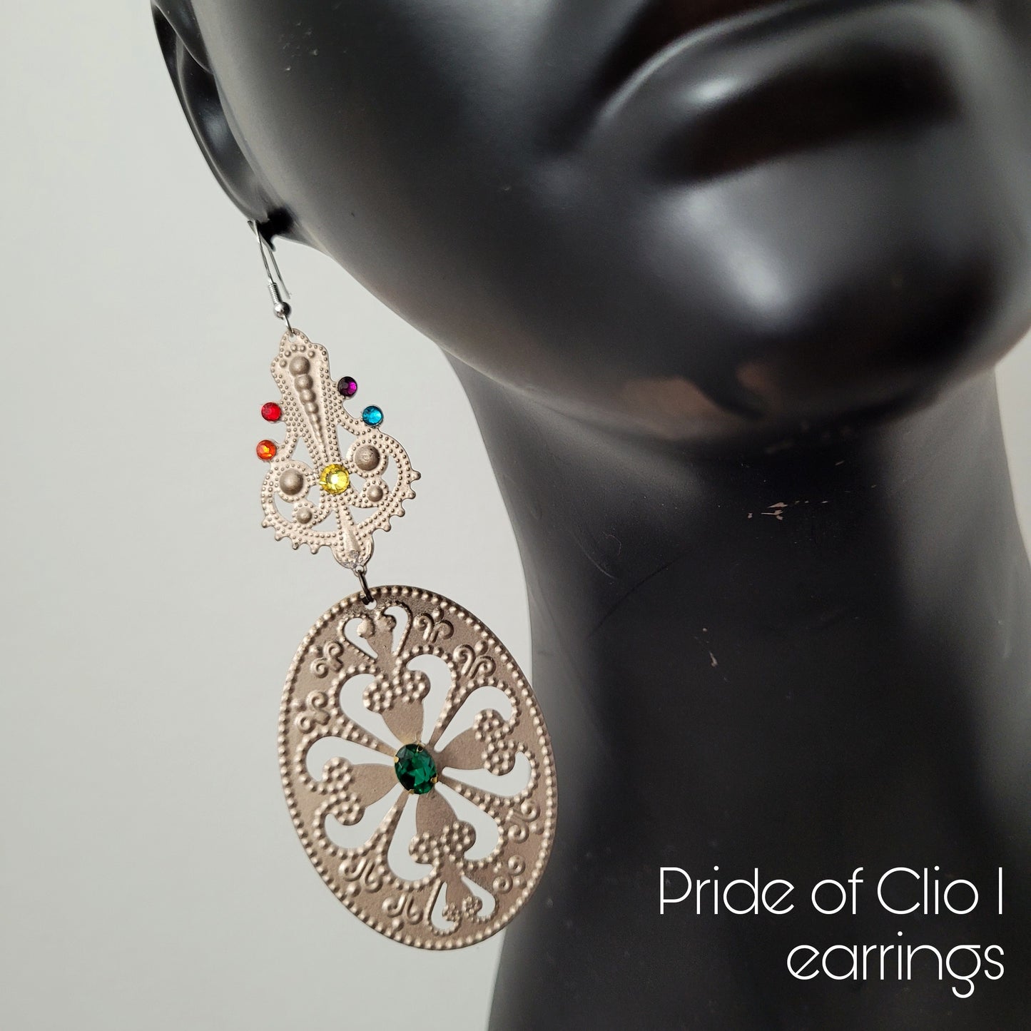 Deusa ex Machina collection: The Pride of Clio earrings