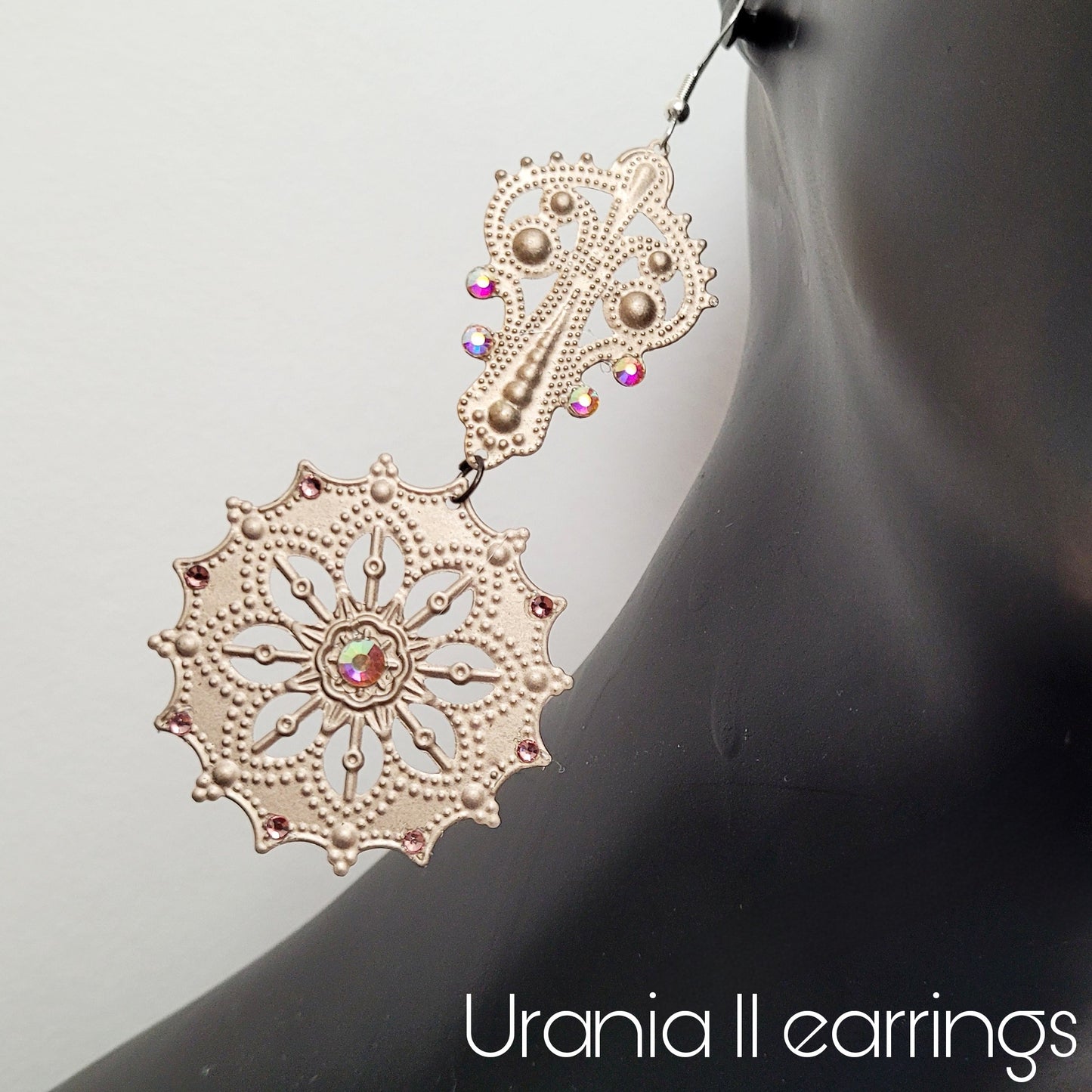 Deusa ex Machina collection: The Urania earrings