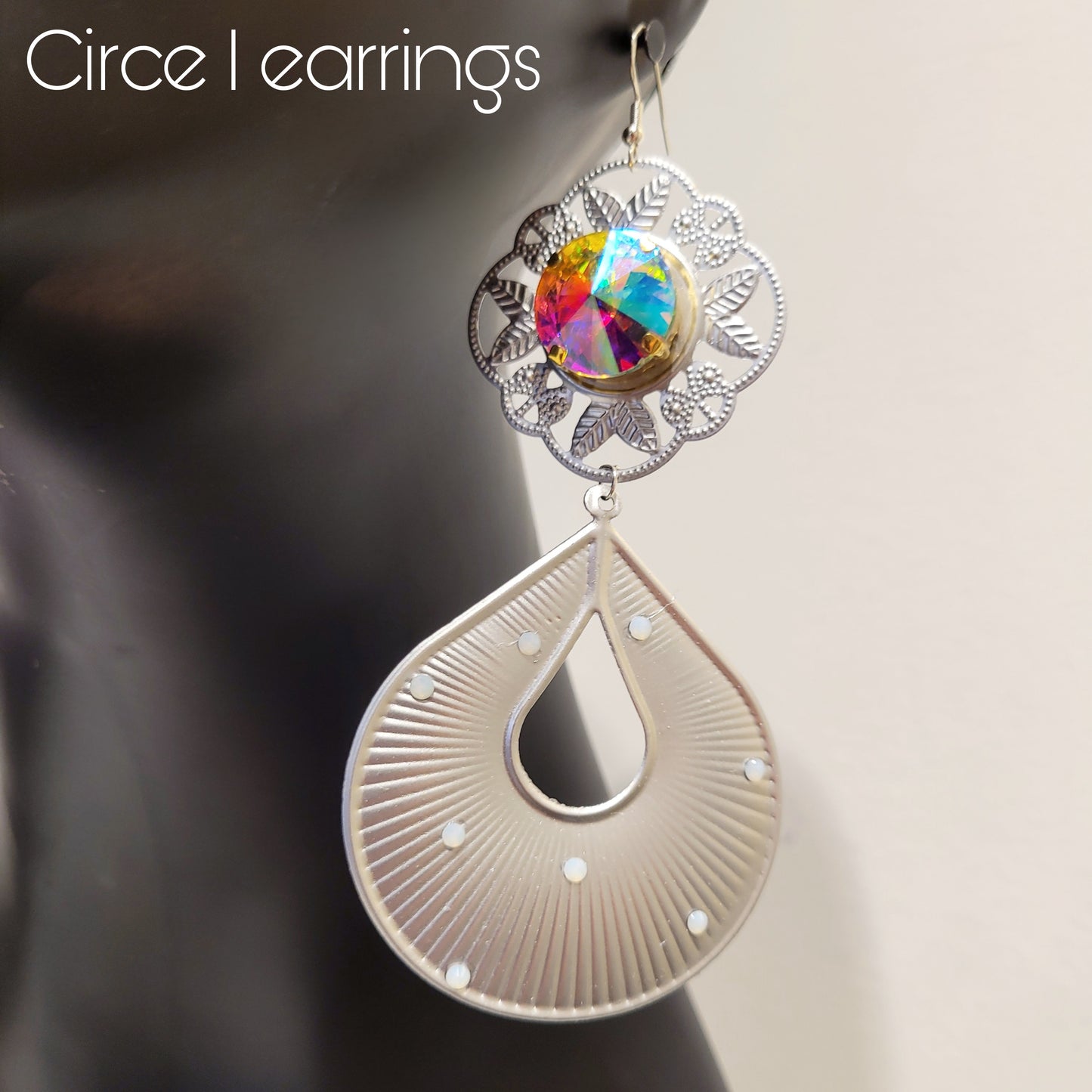 Deusa ex Machina collection: The Circe earrings