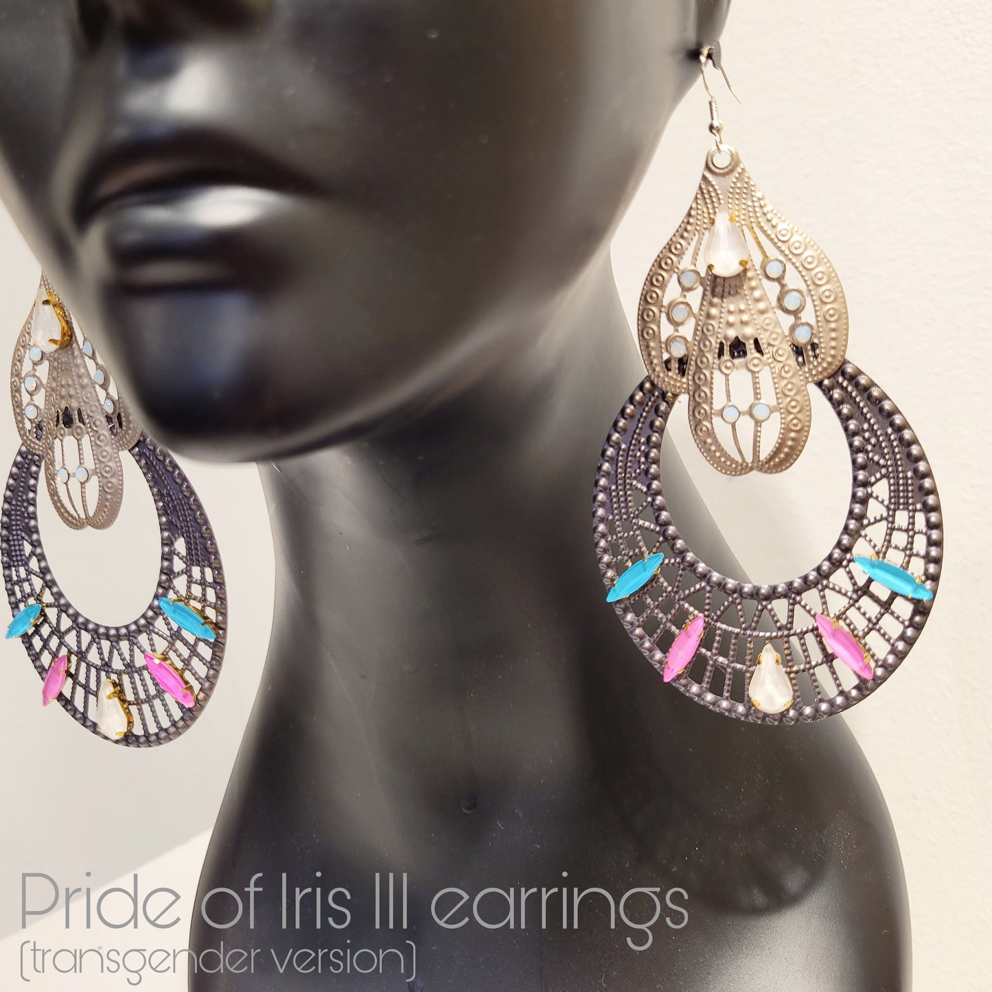 Deusa ex Machina collection: The Pride of Iris earrings