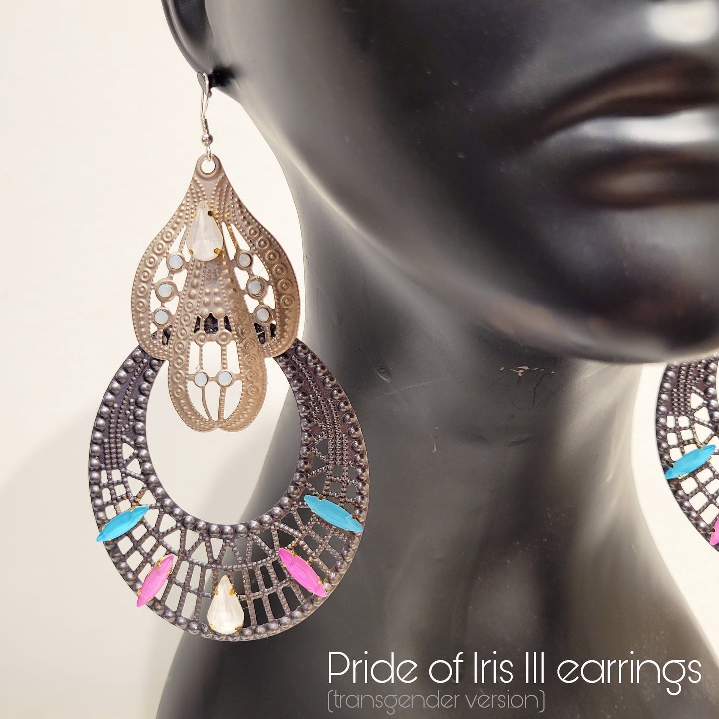 Deusa ex Machina collection: The Pride of Iris earrings