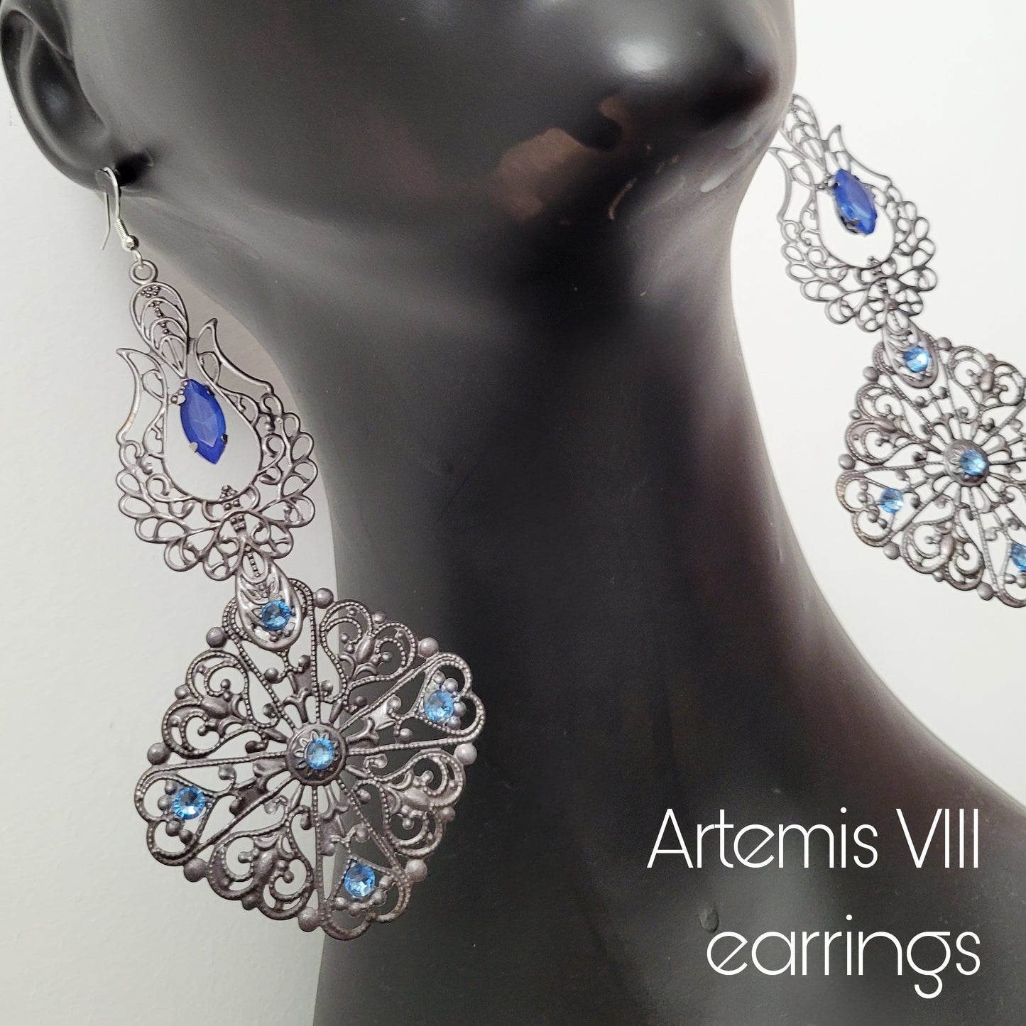 Deusa ex Machina collection: The Artemis earrings