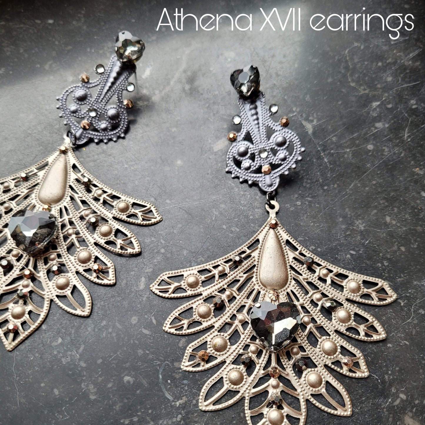 Deusa ex Machina collection: The Athena earrings (stud versions)