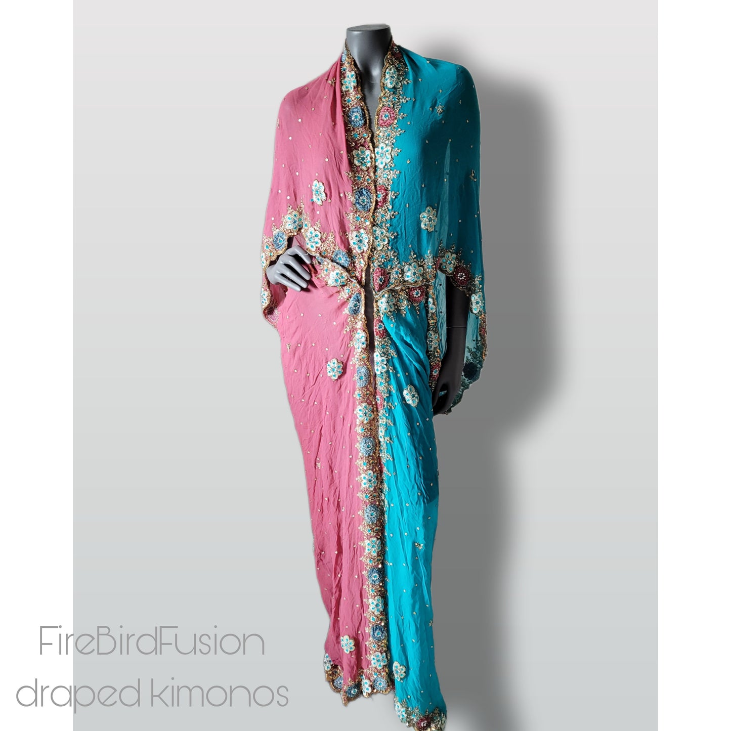 Luxurious draped kimono in pink and blue with elaborated hand embellishment in blonze, velvet appliques and crystal glass rhinestones (XL)
