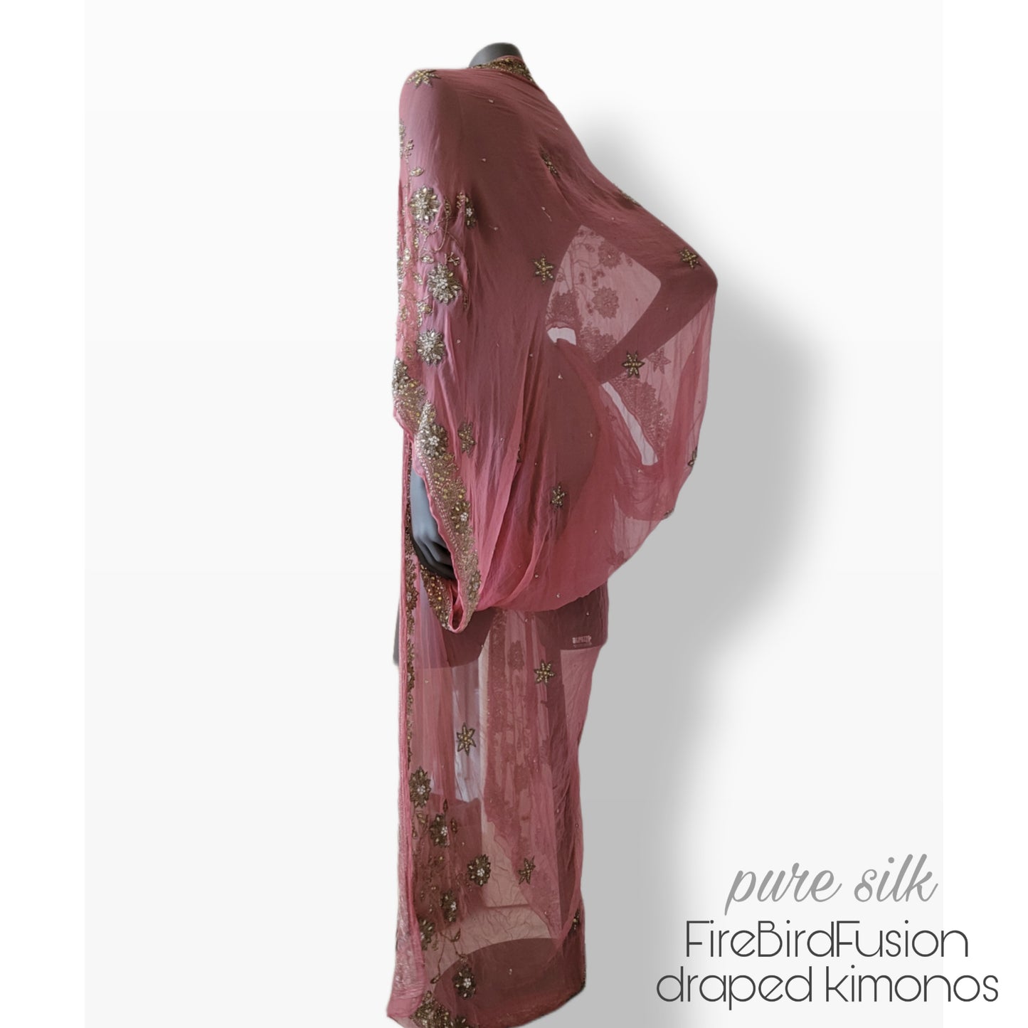 Luxurious draped kimono in pure silk, in dusty pink with stunning glass bead embroidery (XL)