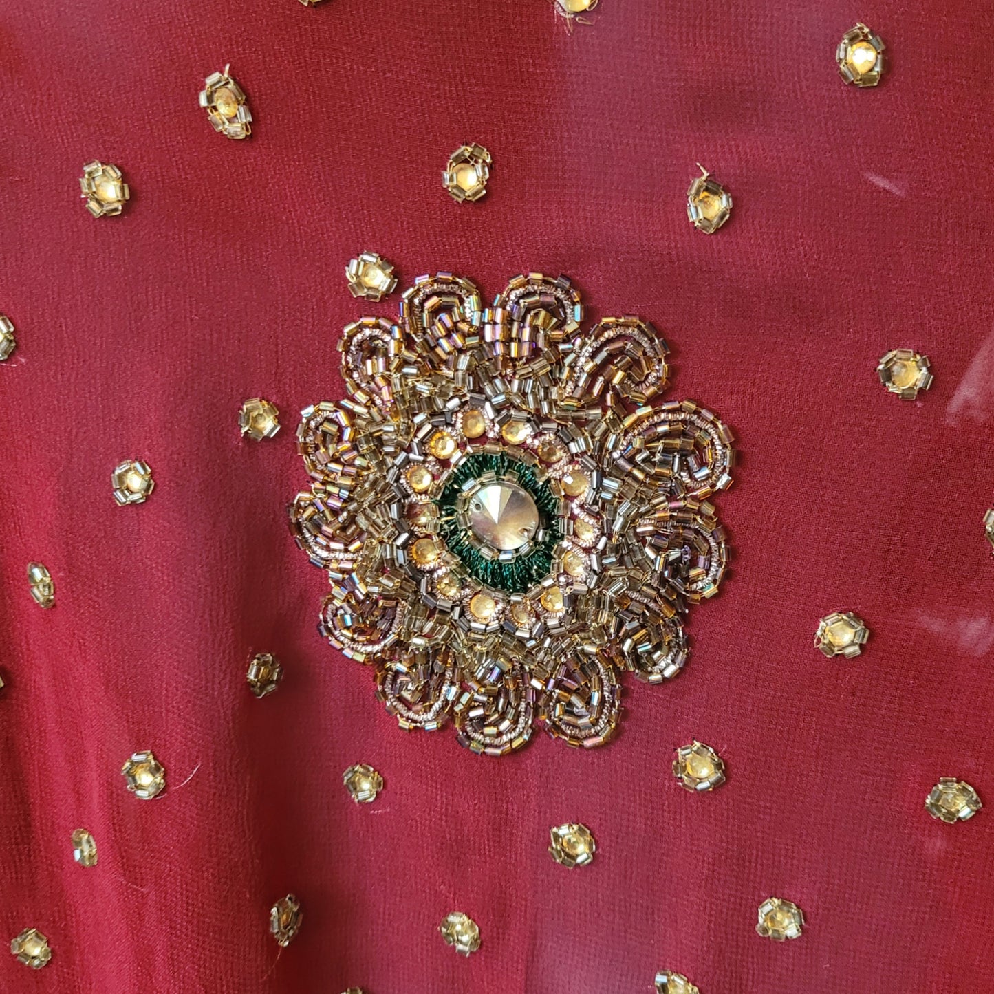 Draped kimono, red with green velvet inlays, hand embrodery with pale golden glass beads and green lined trim (S)