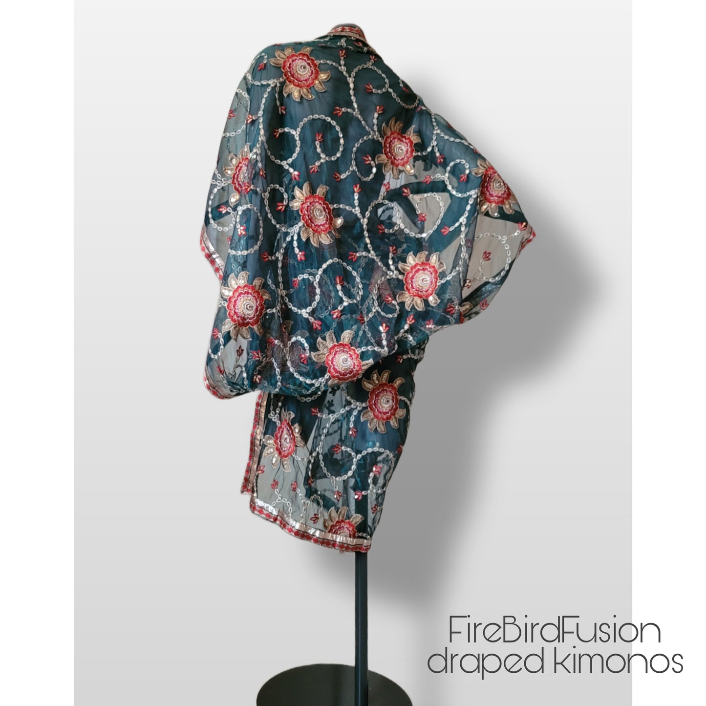 Draped short kimono in dark green net fabric with beautiful floral embroidery (M)