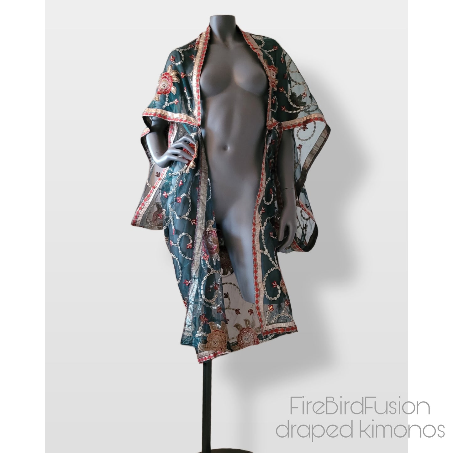 Draped short kimono in dark green net fabric with beautiful floral embroidery (M)