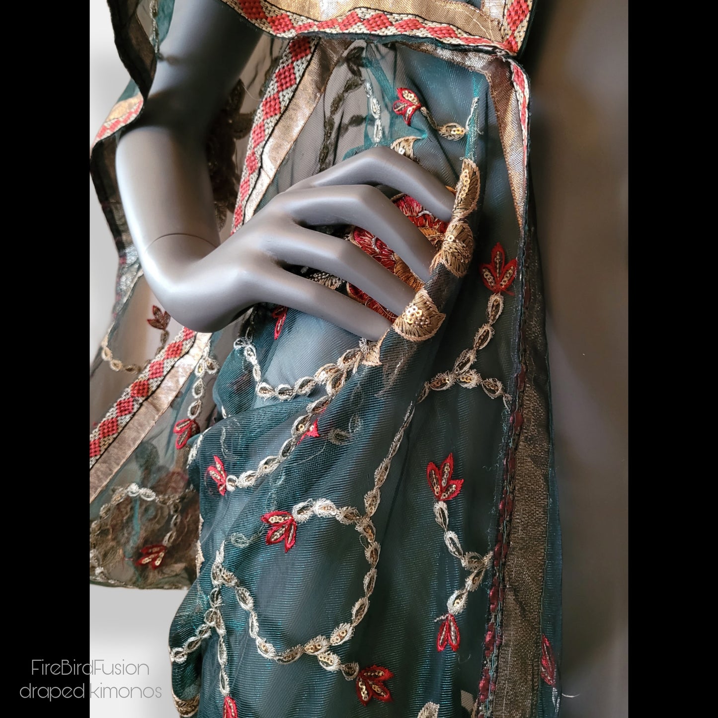 Draped short kimono in dark green net fabric with beautiful floral embroidery (M)
