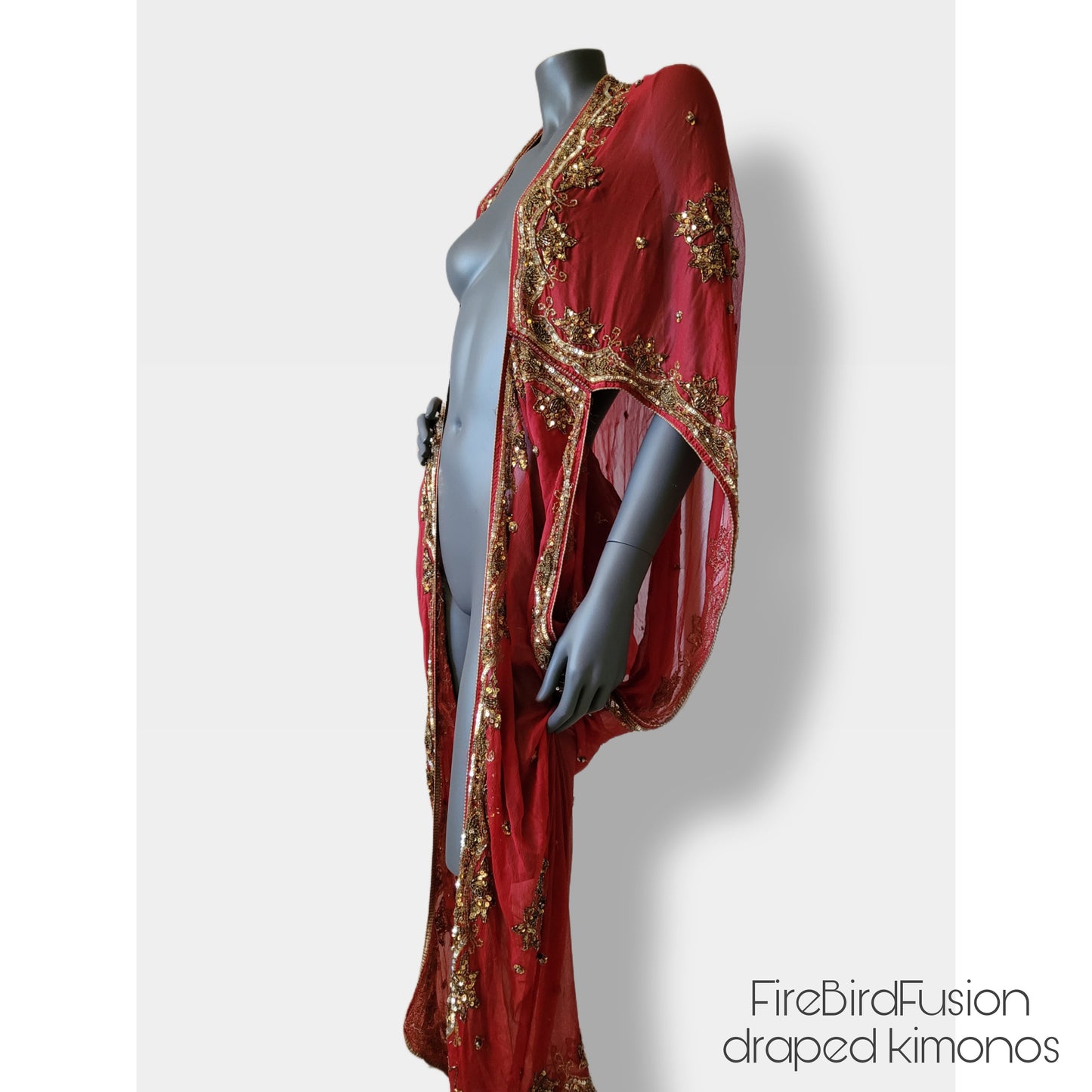 Draped kimono in red with elaborated hand embrodery in gold (M-L)