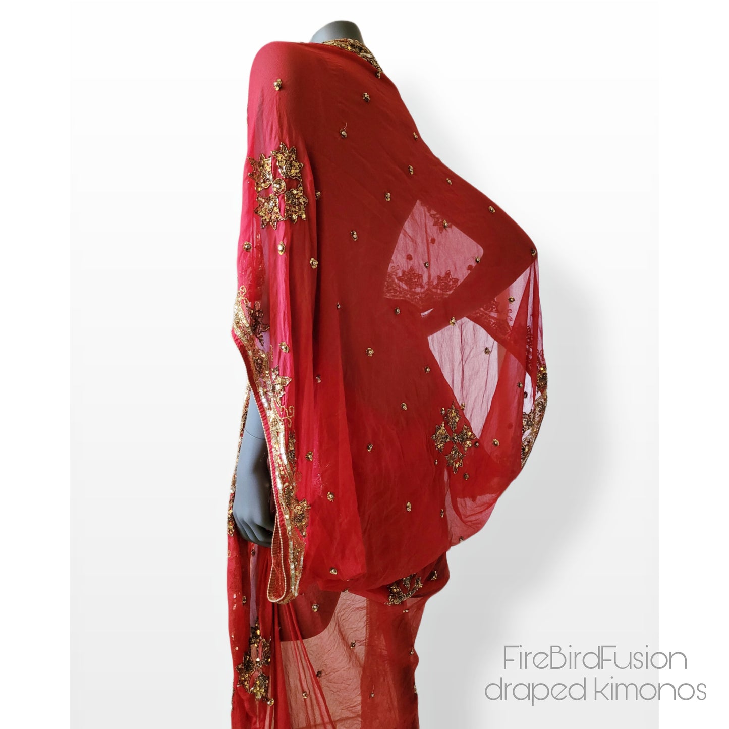 Draped kimono in red with elaborated hand embrodery in gold (M-L)