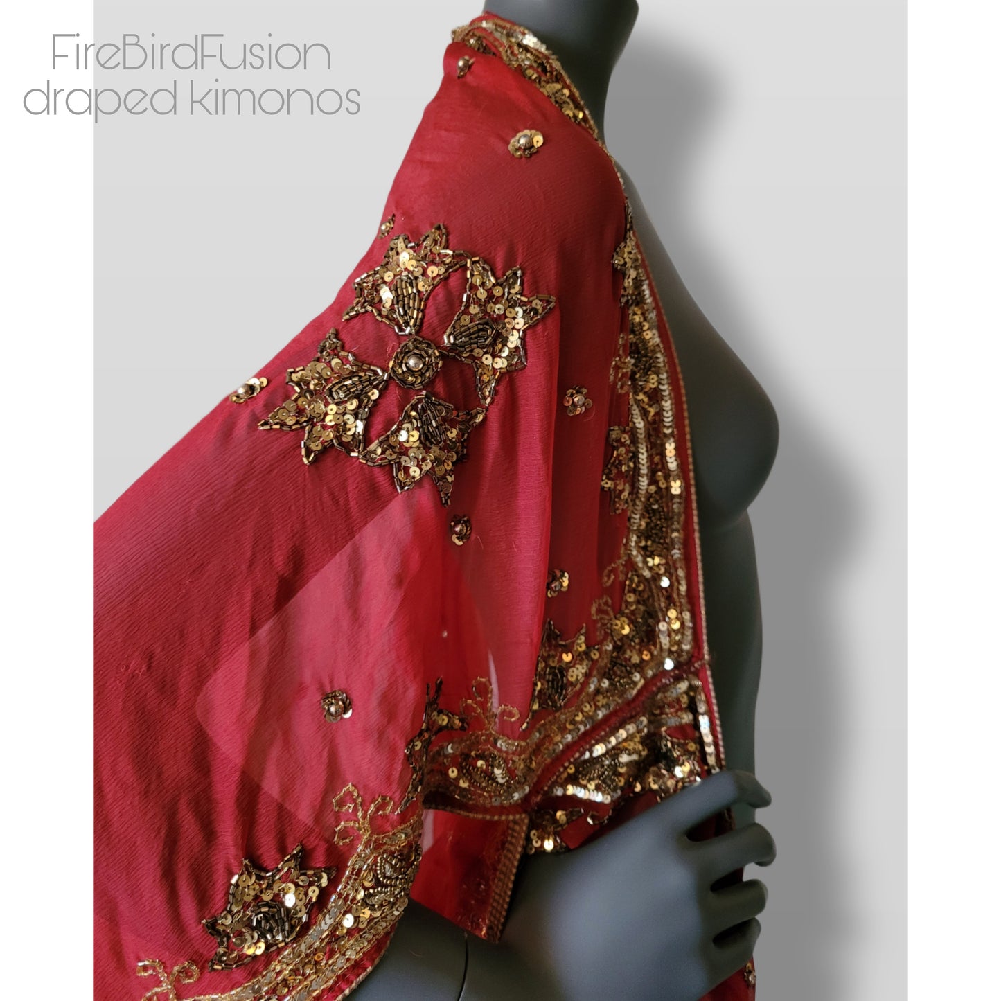 Draped kimono in red with elaborated hand embrodery in gold (M-L)