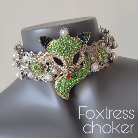 WhatEver collection: The Foxtress metal choker with a green fox, faux pearls and hight quality glass crystals