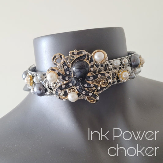 WhatEver collection: Ink Power metal choker with a dark gray octopus throwing around faux pearls surrounded by pearls and shimmering glass crystals