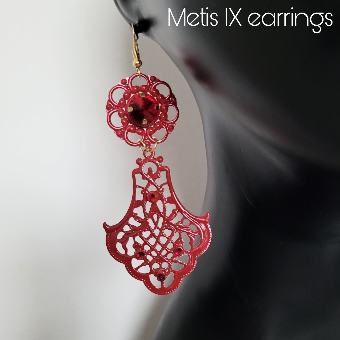 Deusa ex Machina collection: The Metis earrings