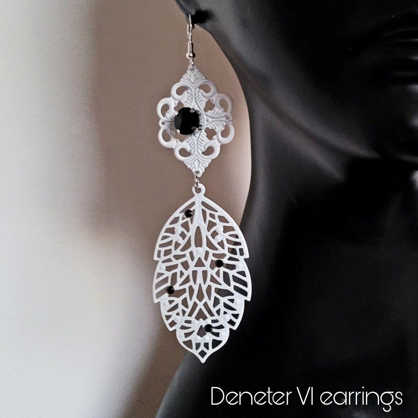 Deusa ex Machina collection: The Demeter earrings