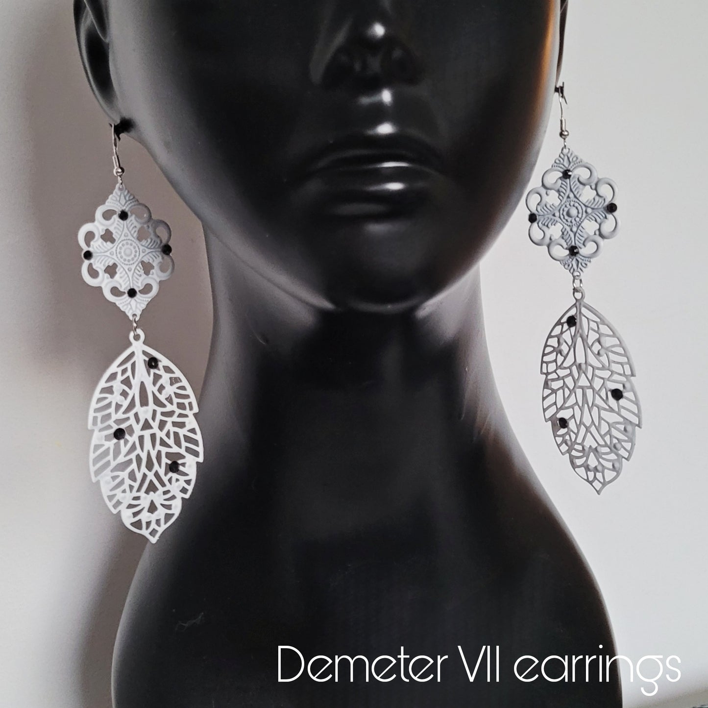 Deusa ex Machina collection: The Demeter earrings