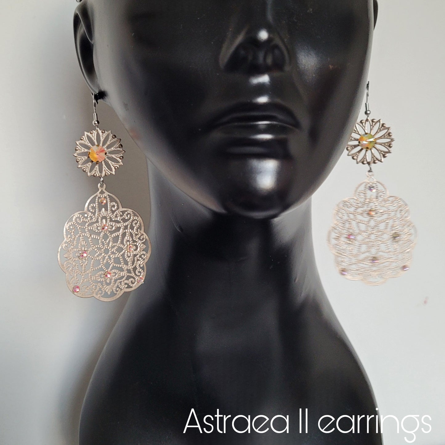 Deusa ex Machina collection: The Astraea earrings