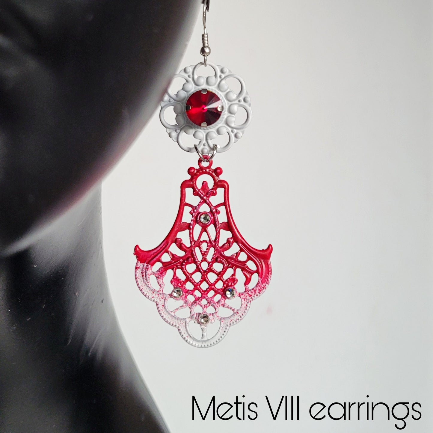 Deusa ex Machina collection: The Metis earrings