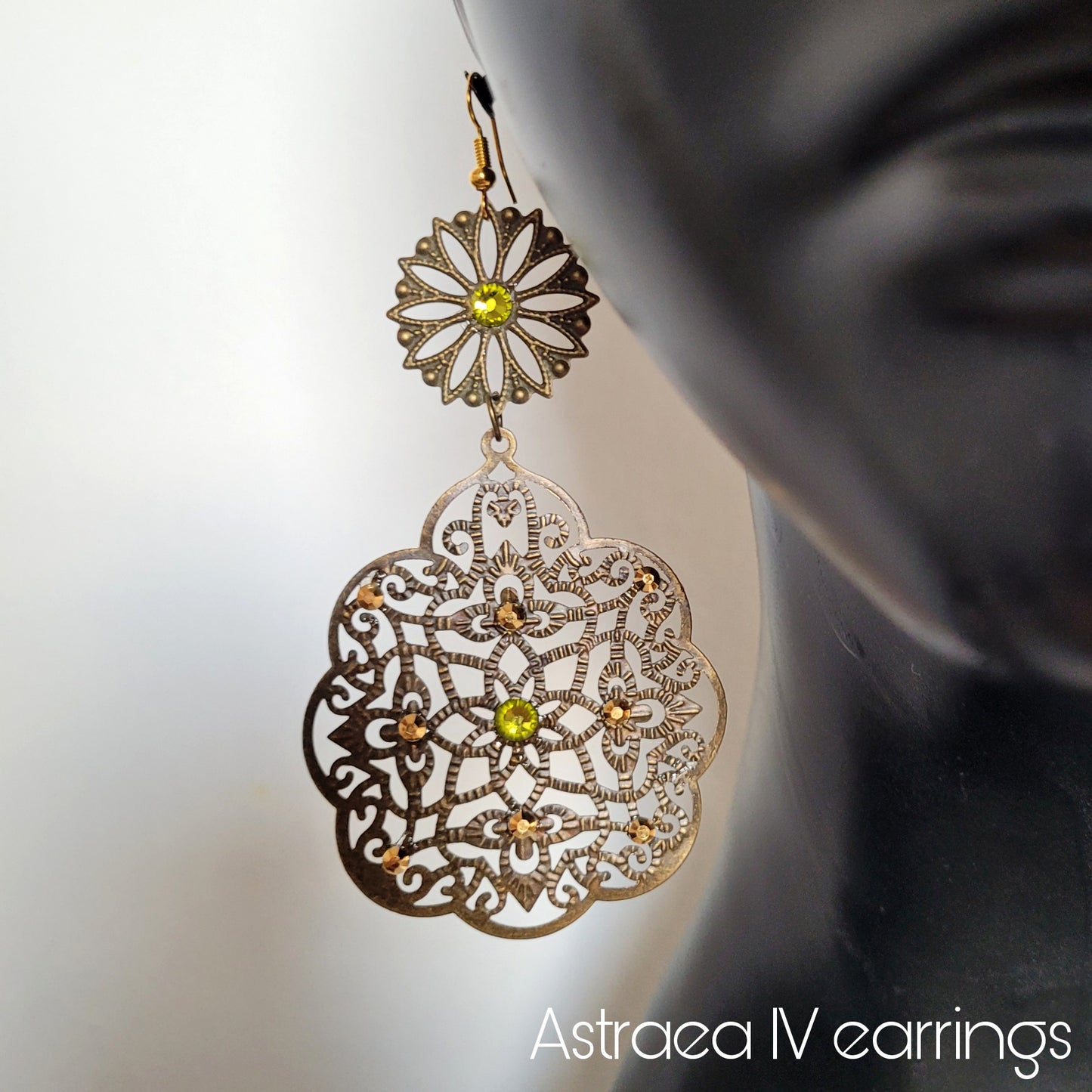 Deusa ex Machina collection: The Astraea earrings