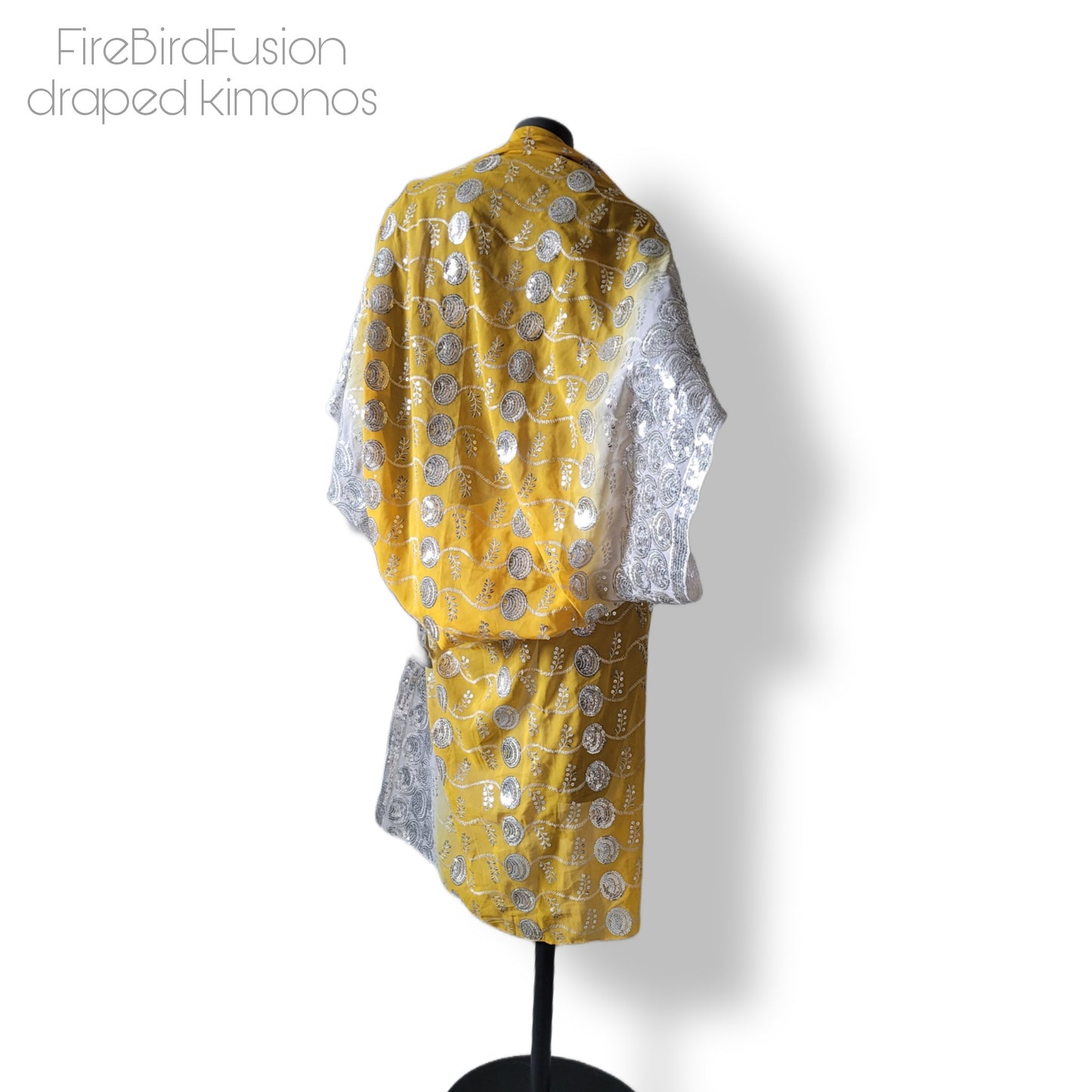 Draped kimono in white and warm yellow and white with silver embroidery (M)