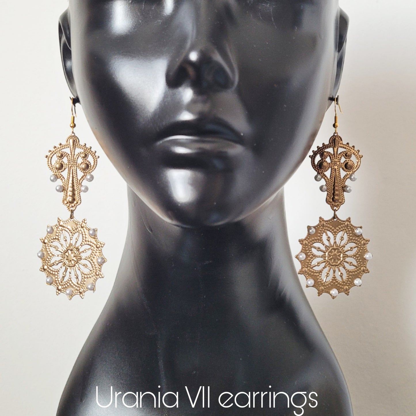 Deusa ex Machina collection: The Urania earrings