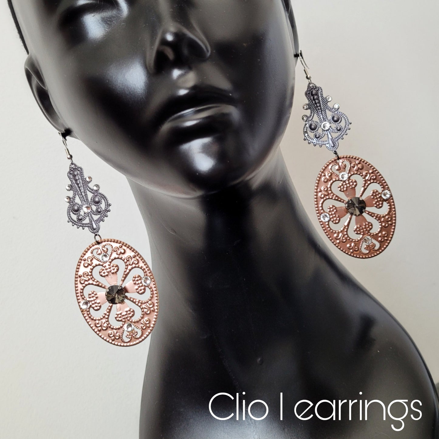 Deusa ex Machina collection: The Clio earrings