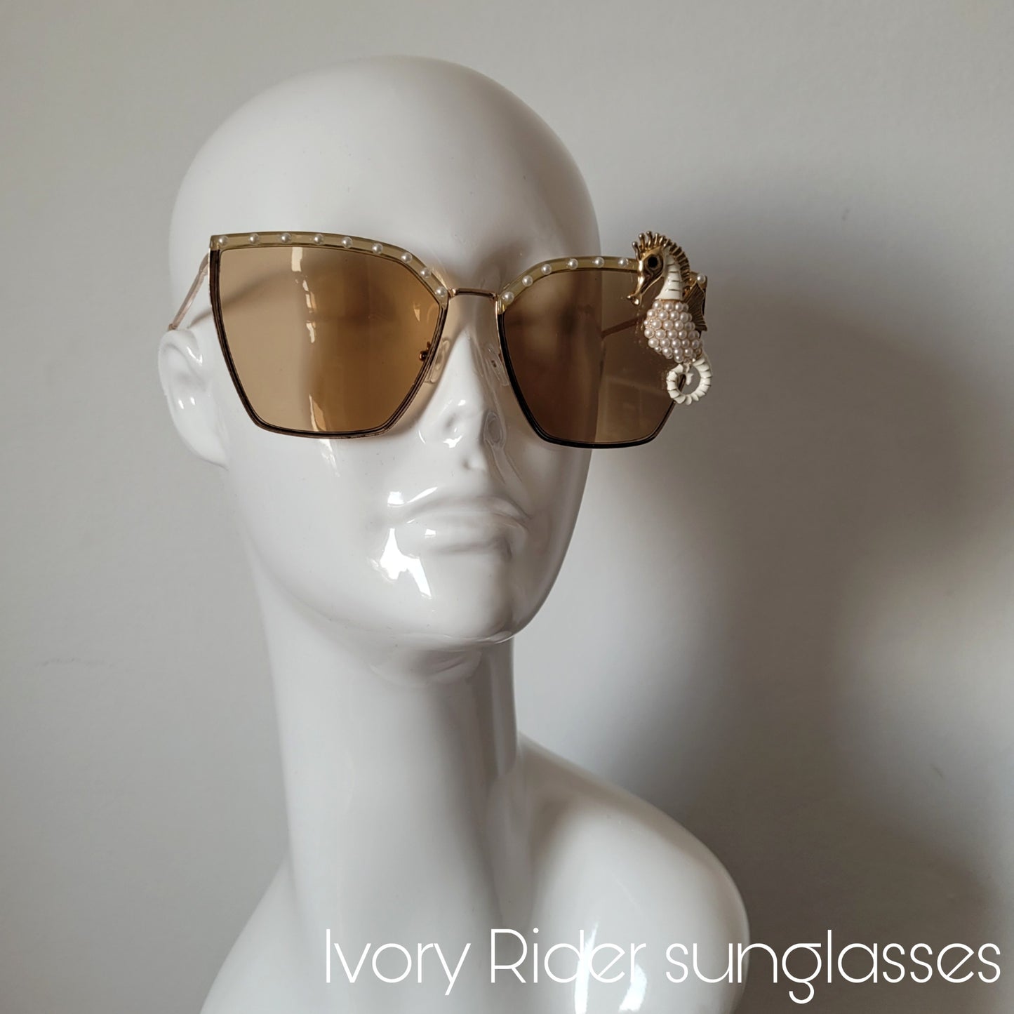Shifting Depths collection: the Ivory Rider sunglasses