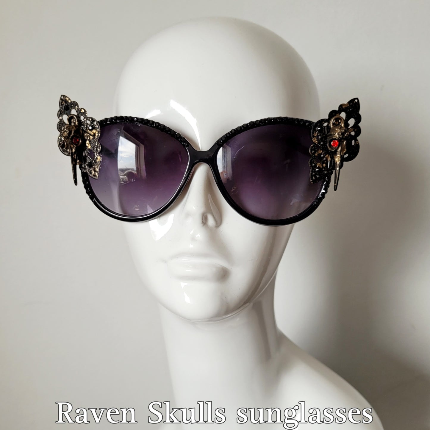 Midnight Garden Collection: The Raven Skulls Sunglasses