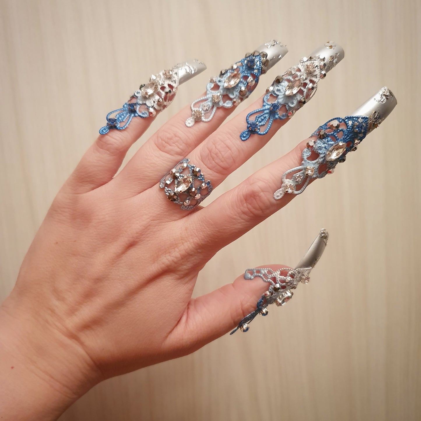 The Winter Mirage ornate metal claws with ring in silver & blue (set of 5 claws)