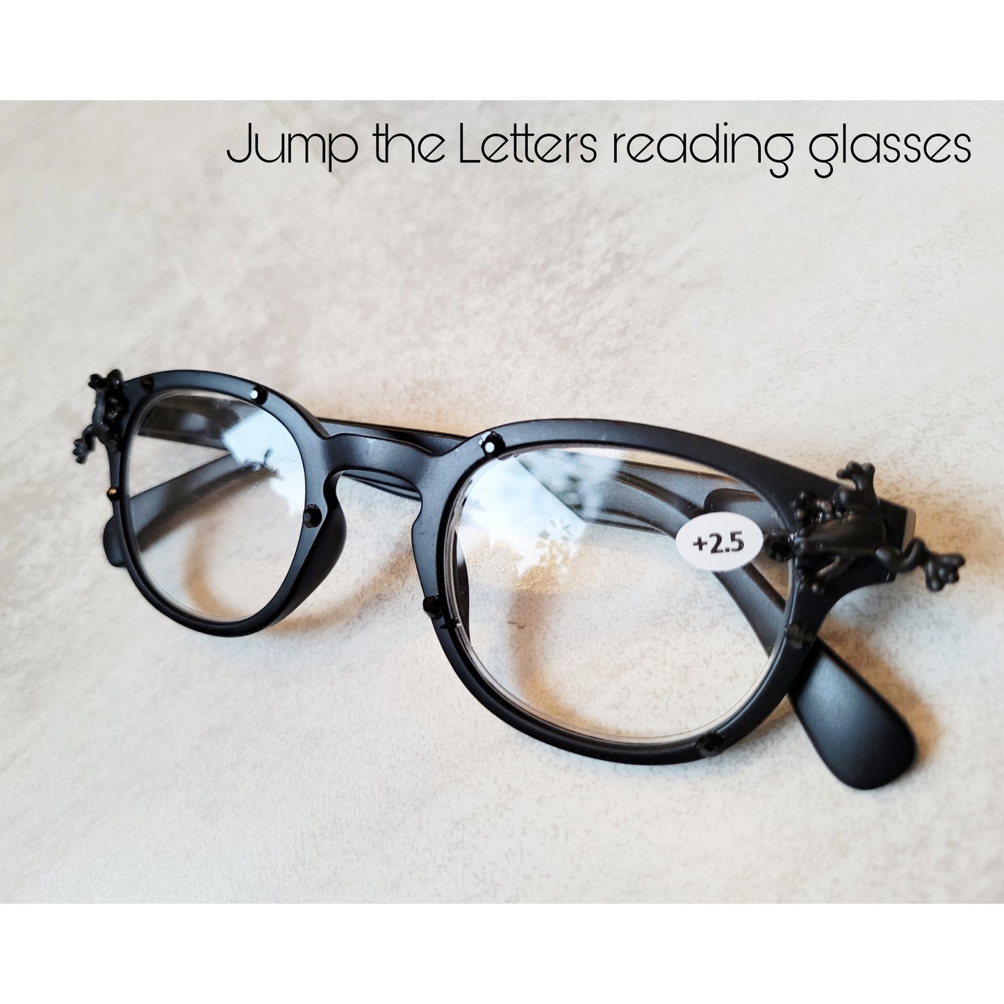 The Jump the Letters reading glasses, limited edition unisex model (+2,5)