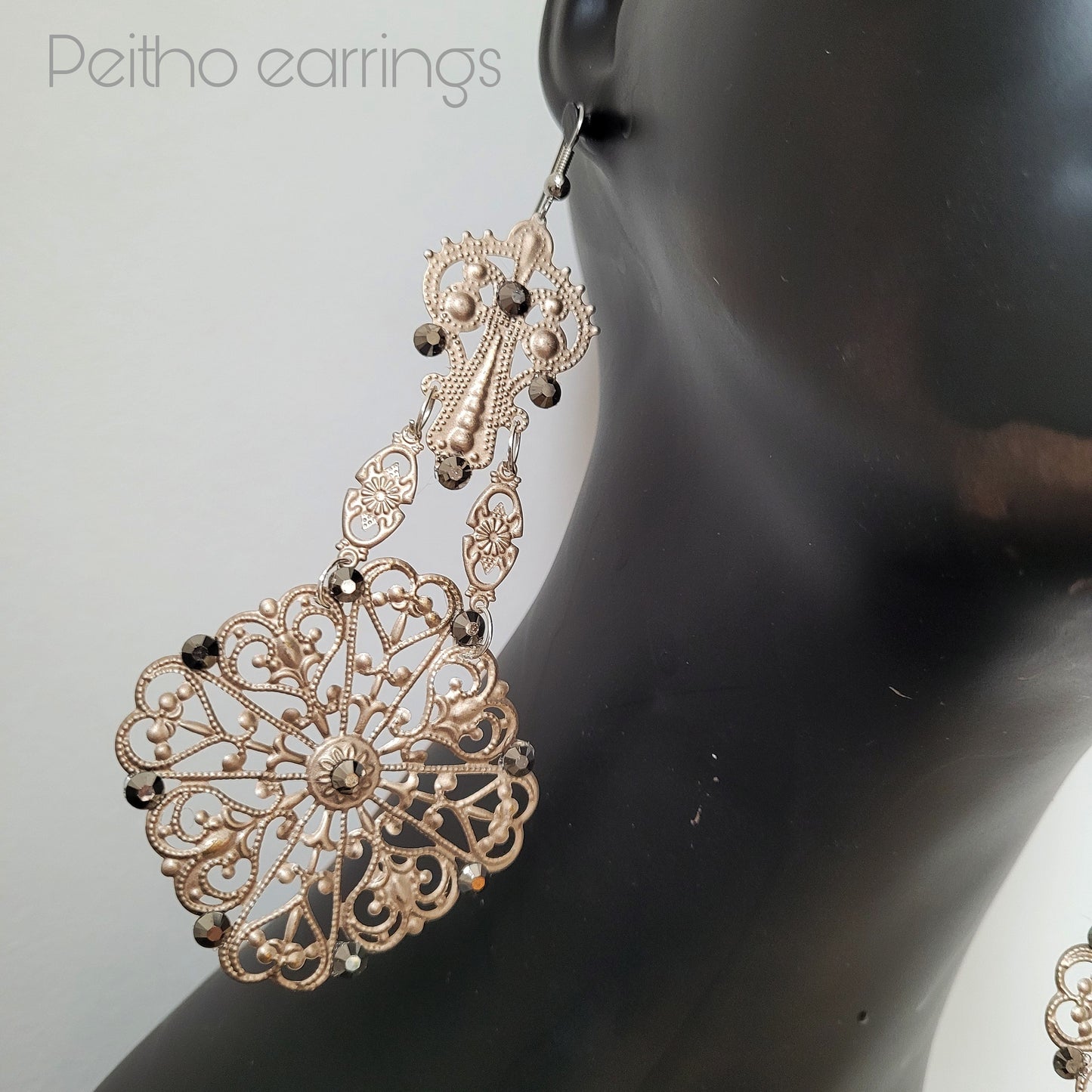 Deusa ex Machina collection: The Peitho earrings
