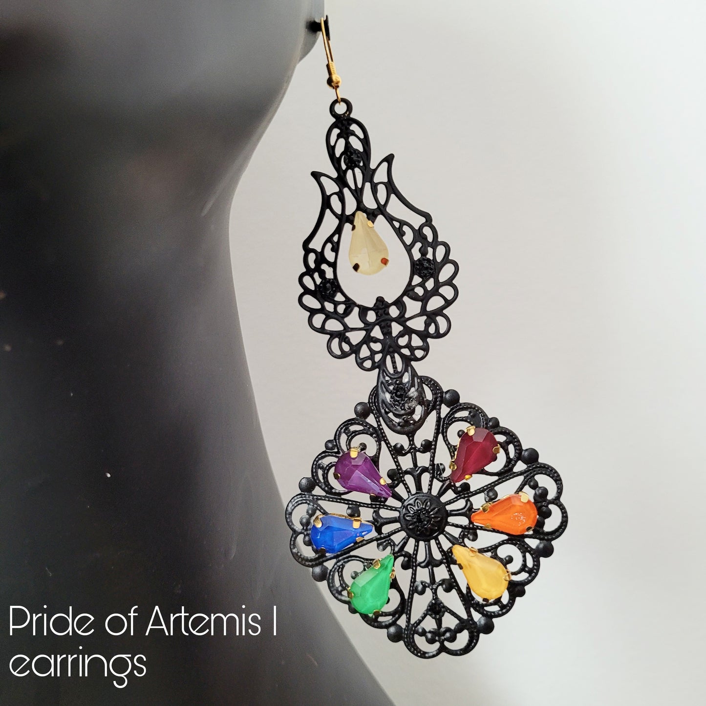 Deusa ex Machina collection: The Pride of Artemis earrings