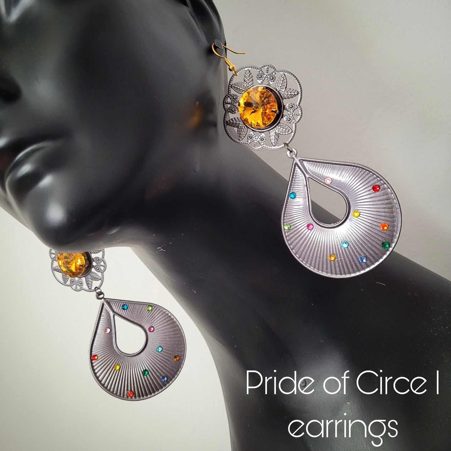 Deusa ex Machina collection: The Pride of Circe earrings