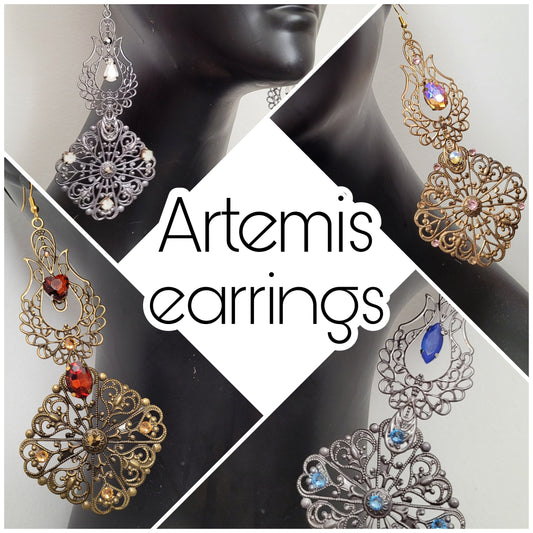 Deusa ex Machina collection: The Artemis earrings