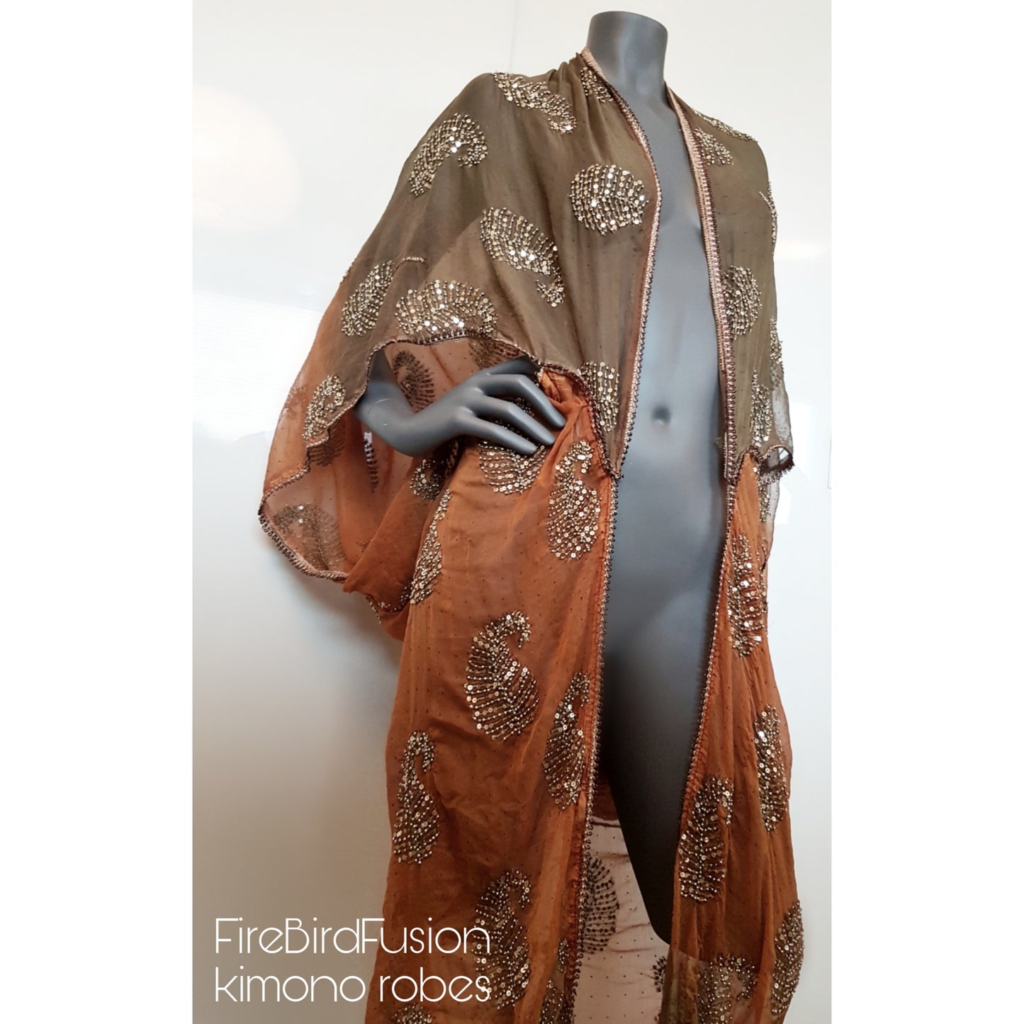 Draped kimono in dark amber and olive green with embroidered leaves (XL-XXL)