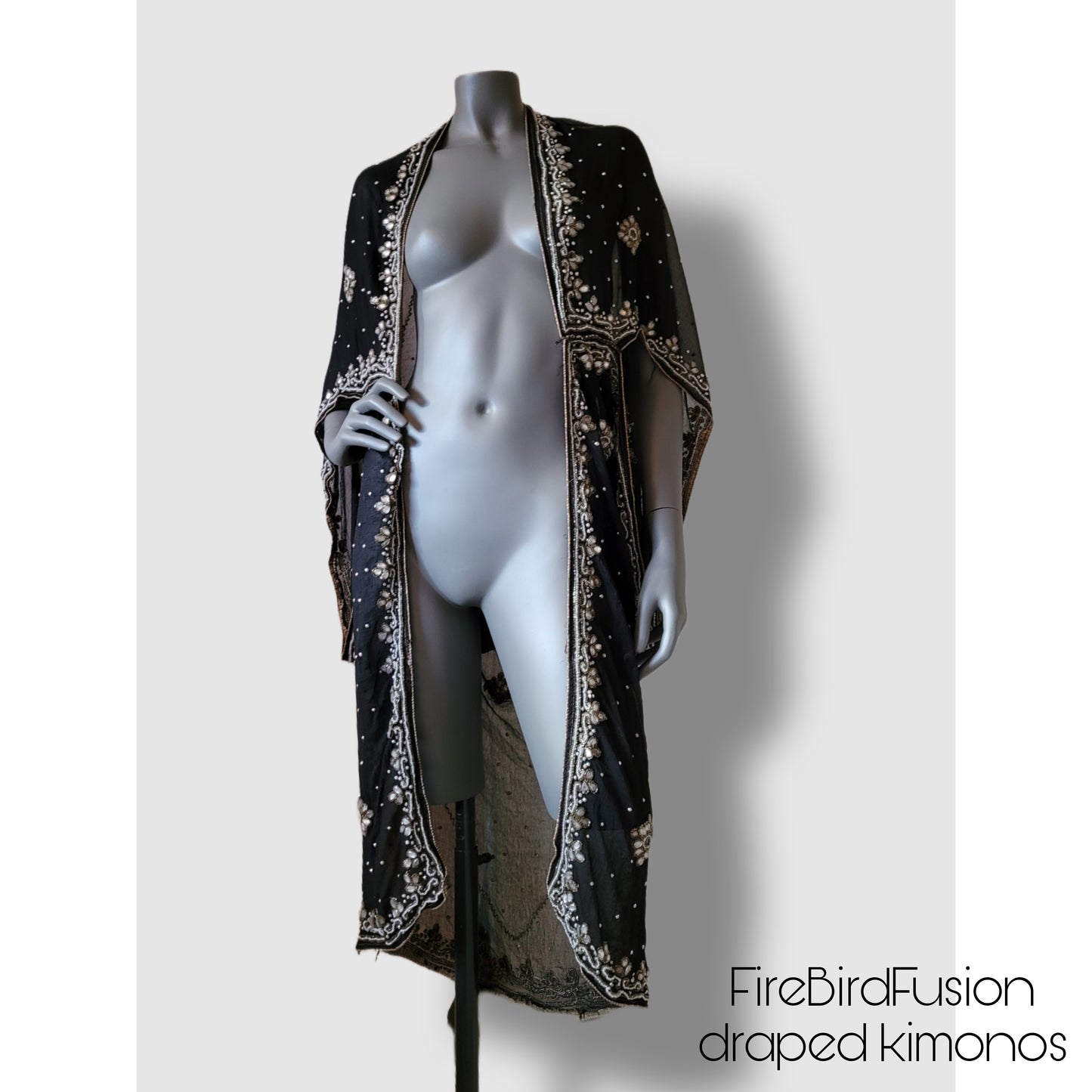 Draped kimono black with beautiful embroidery in white and pale gold (M)