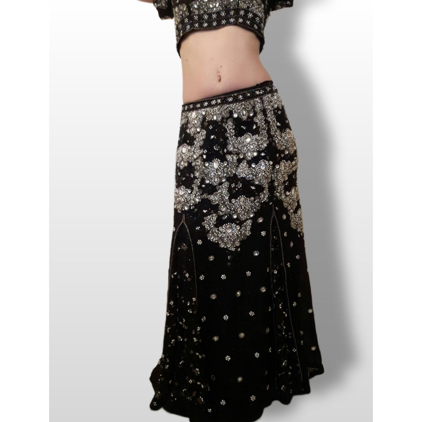 Top quality vintage lengha skirt and choli top in silver and black with beautiful crystal hand embroidery and irredecent sequins (size M)